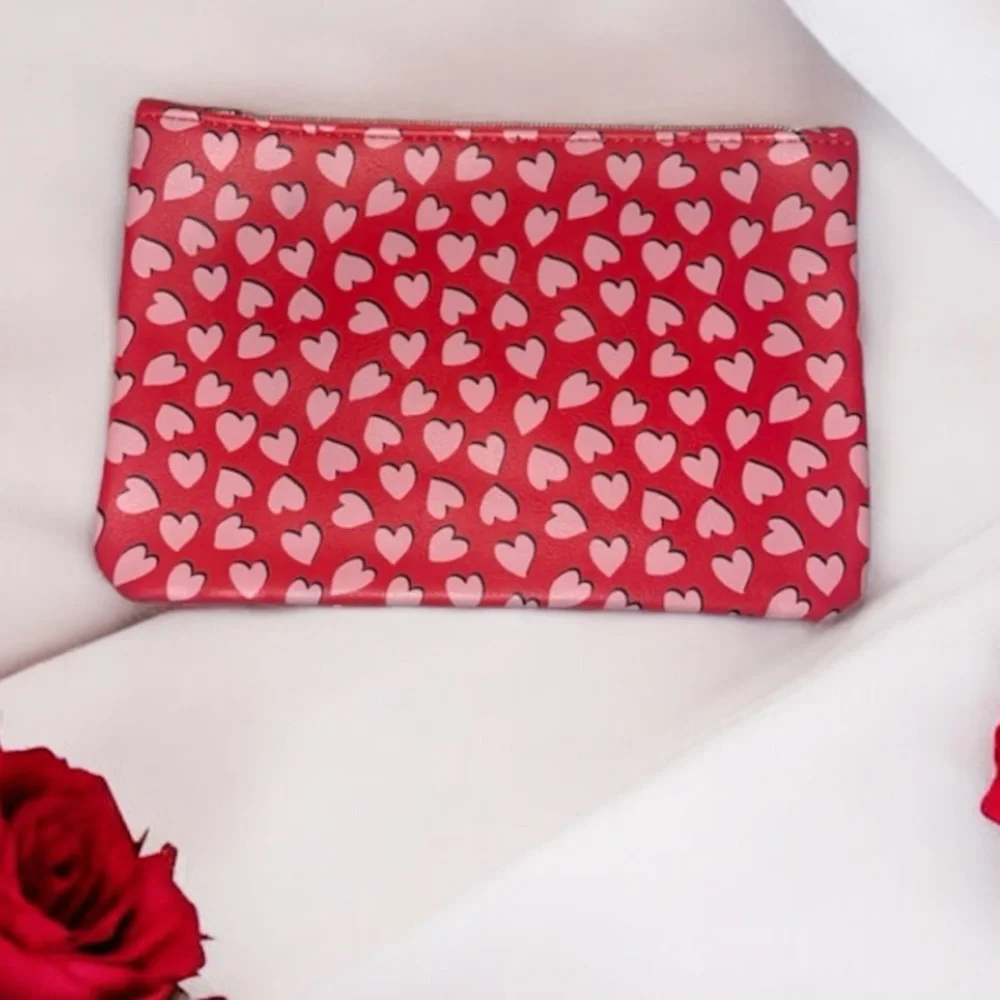 IPSY Heart Pink Red White clutch Makeup Cosmetic Bag NEW with out tags